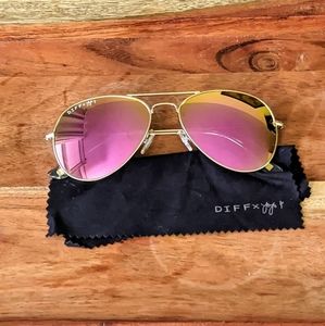 JoJo x Diff Eyewear Cruz Aviator Sunglasses
